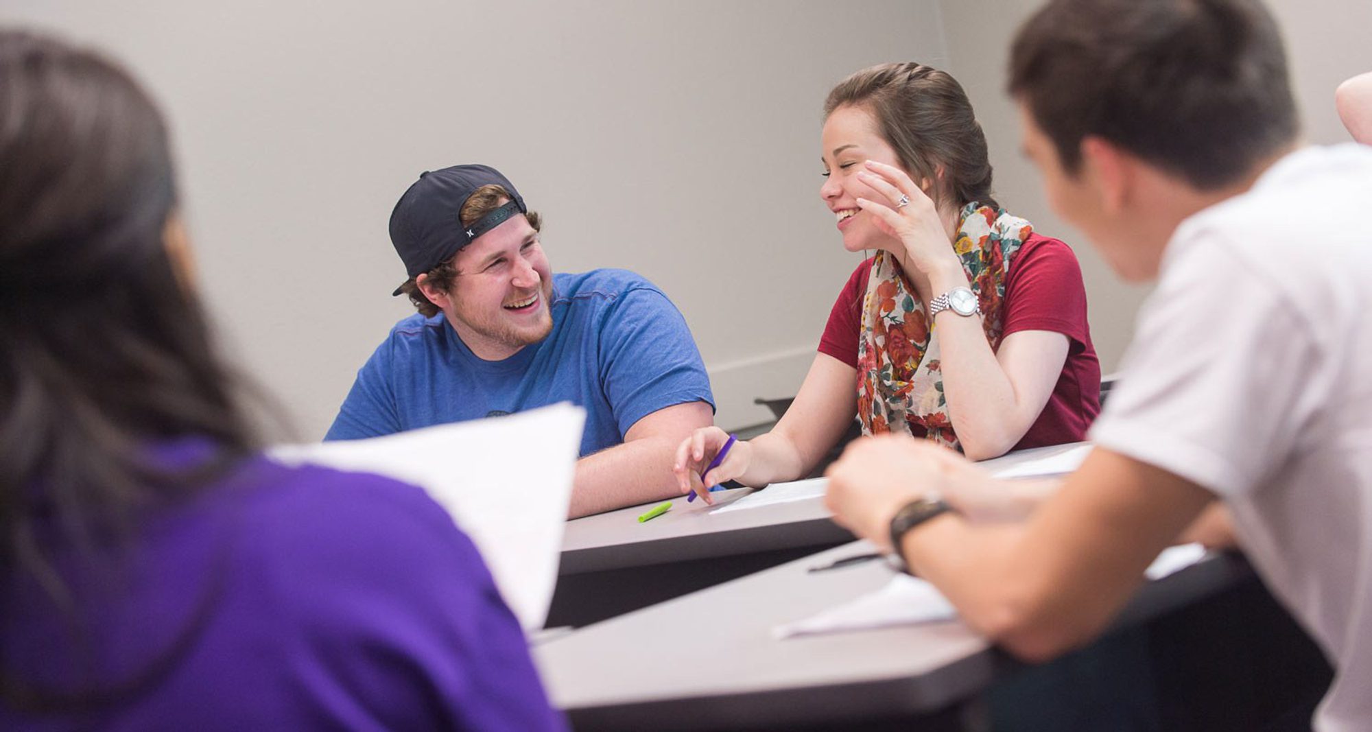 Students in a UMHB poetry class