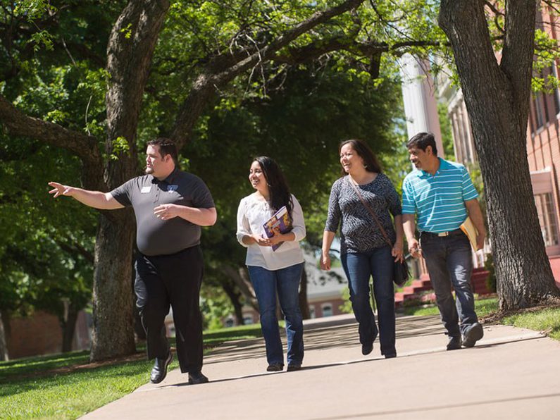  Campus Tour