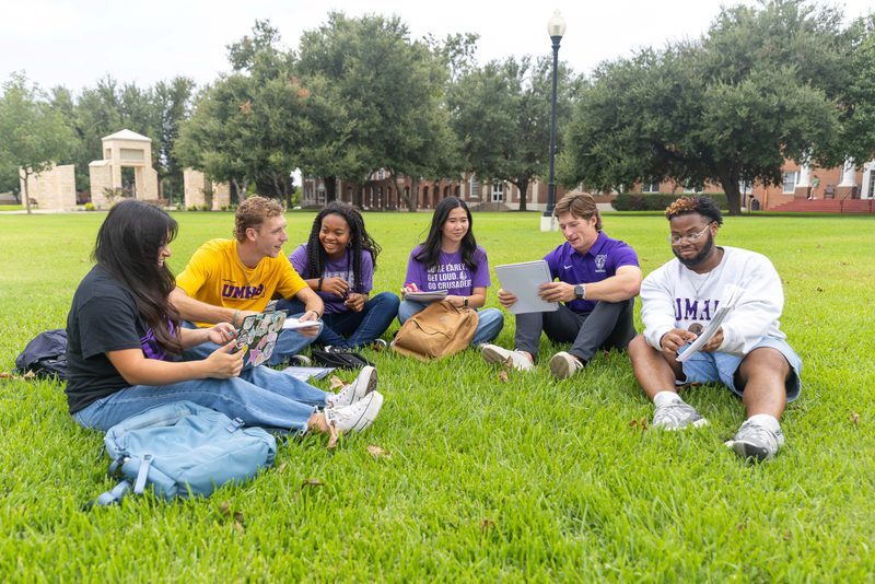 UMHB Alumni Ambassadors UMHB Alumni Ambassadors
