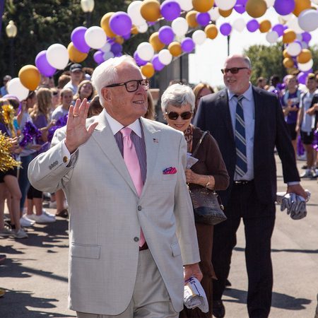 Image for 雪梨社区 Dedicated McClinton Family Intramural Fields with Students and Special Guests