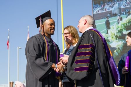Image for UMHB Holds Fall 2023 Commencement