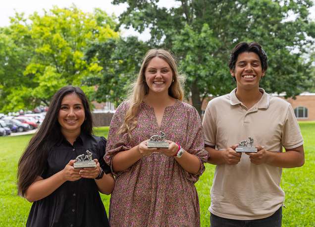 Photo for Three UMHB Students Presented With Christian Leadership Award Today