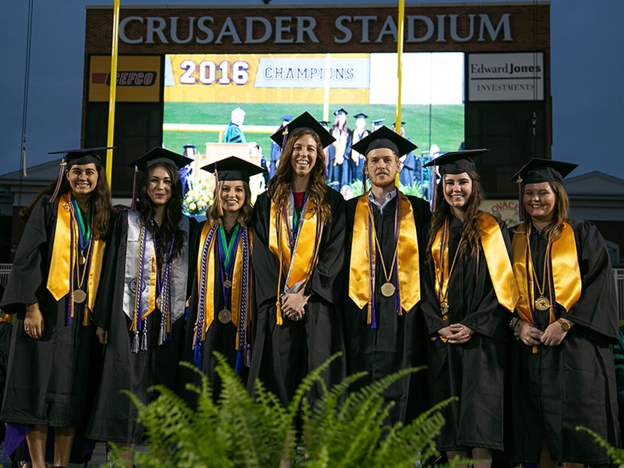 Graduates from the honors program Graduates from the honors program