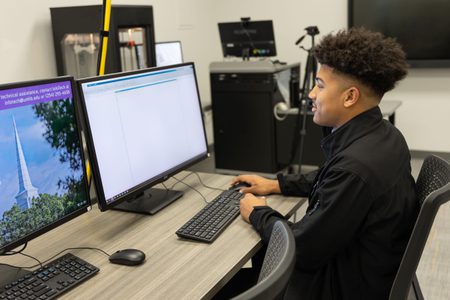 Image for 雪梨社区 to Launch Global Tech Pilot Program for Students This Summer