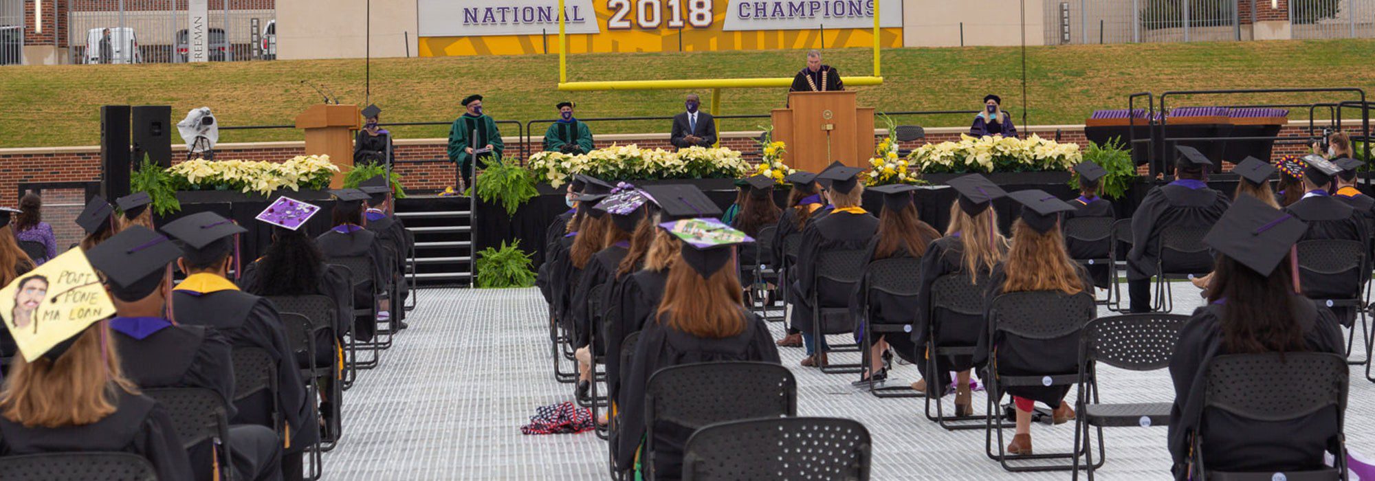 UMHB Honors Spring, Fall Graduates