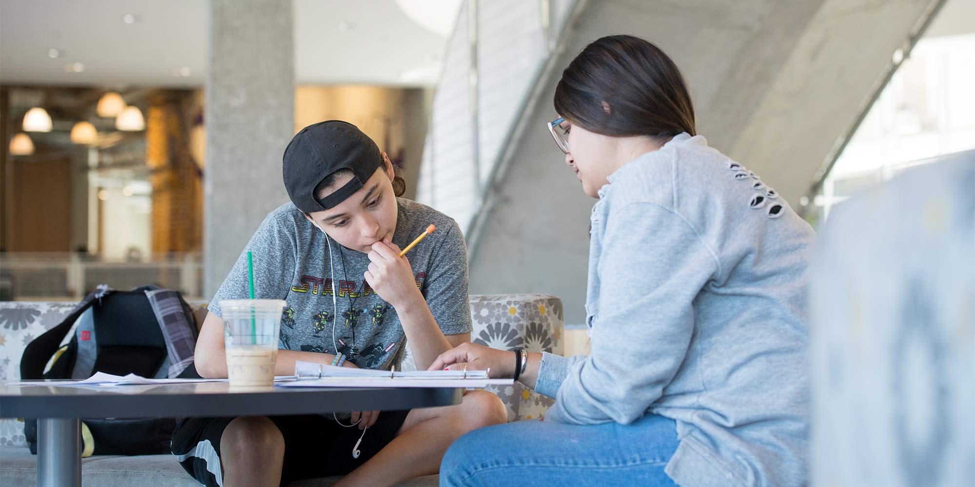 Students studying in Bawcom Union at UMHB.