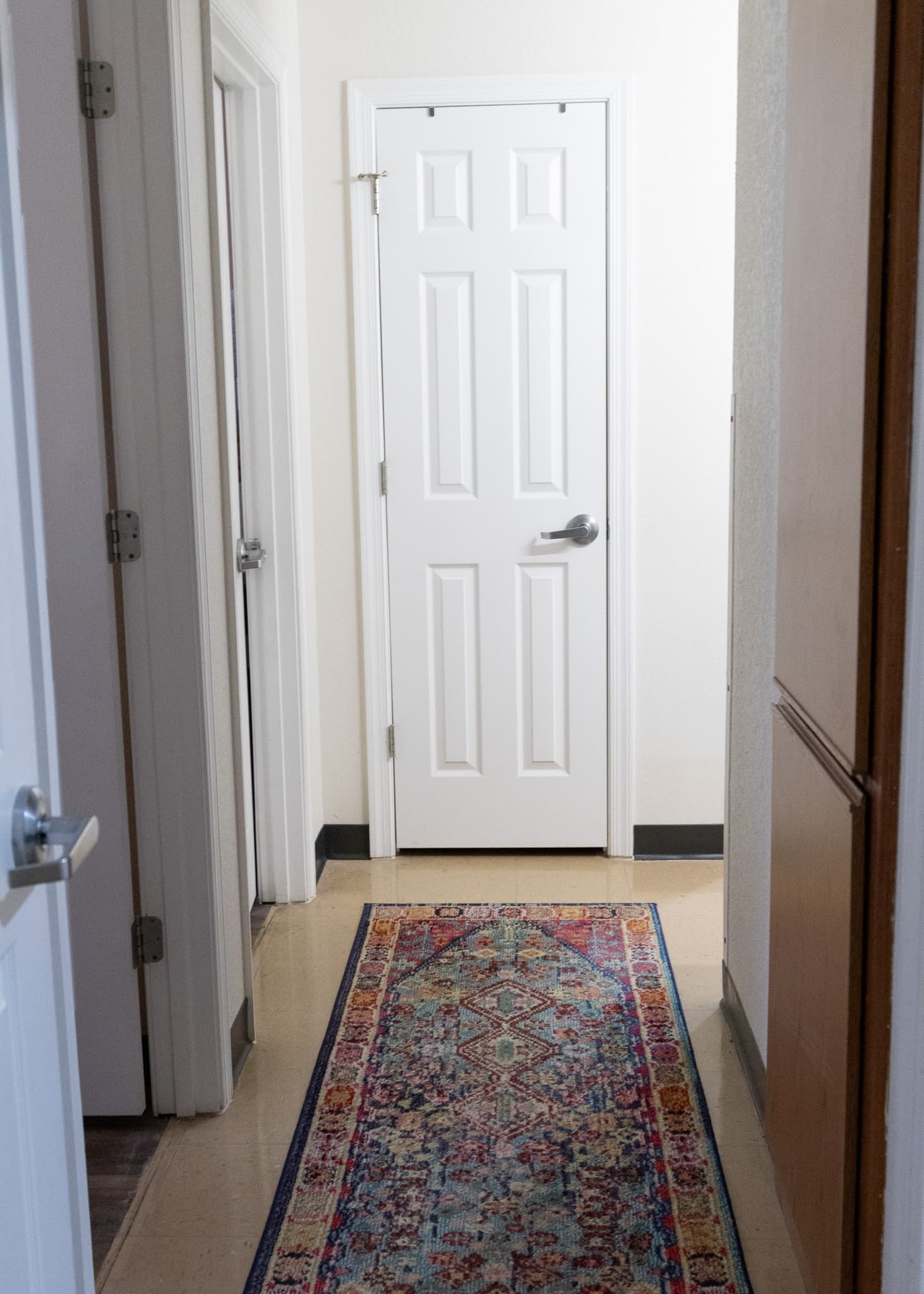 IV2-Hallway-Linen-Closet