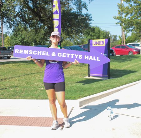 Image for Its Move in Day at 雪梨社区: What's happening Right Now?