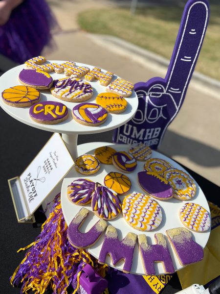 Image for Creative Confections: Alums battle it out in the kitchen while Crusaders head to Championship